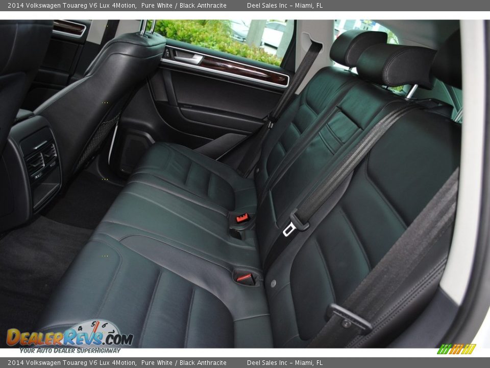 2014 Volkswagen Touareg V6 Lux 4Motion Pure White / Black Anthracite Photo #12