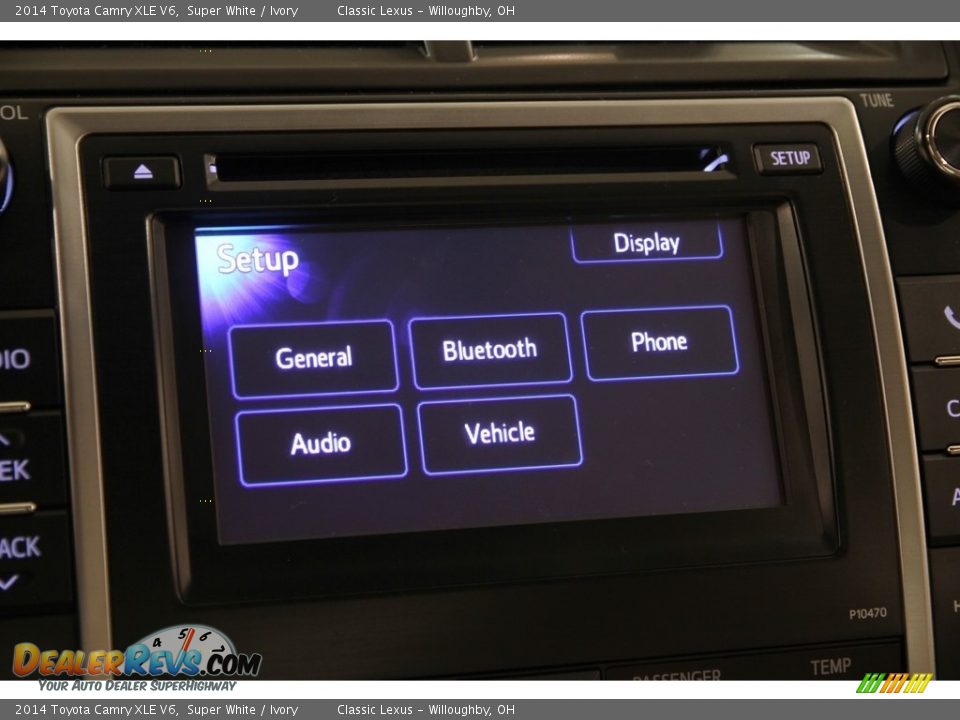 2014 Toyota Camry XLE V6 Super White / Ivory Photo #12