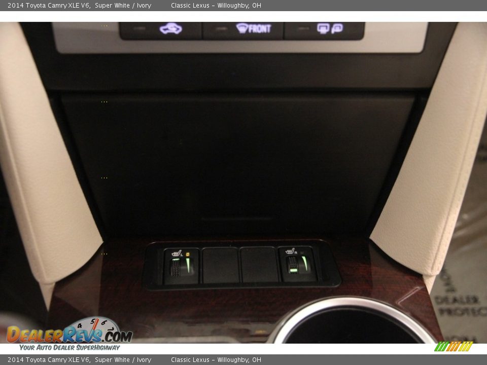 2014 Toyota Camry XLE V6 Super White / Ivory Photo #13