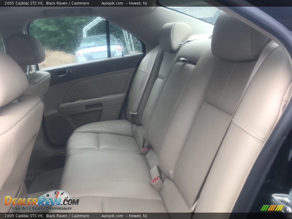 2005 Cadillac STS V6 Black Raven / Cashmere Photo #16