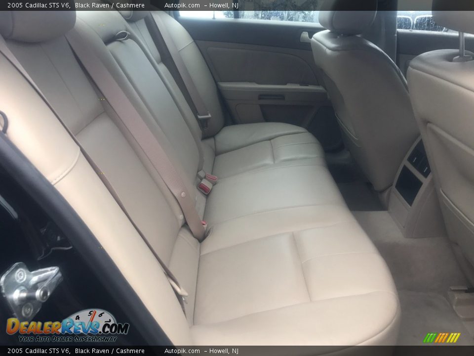 2005 Cadillac STS V6 Black Raven / Cashmere Photo #17