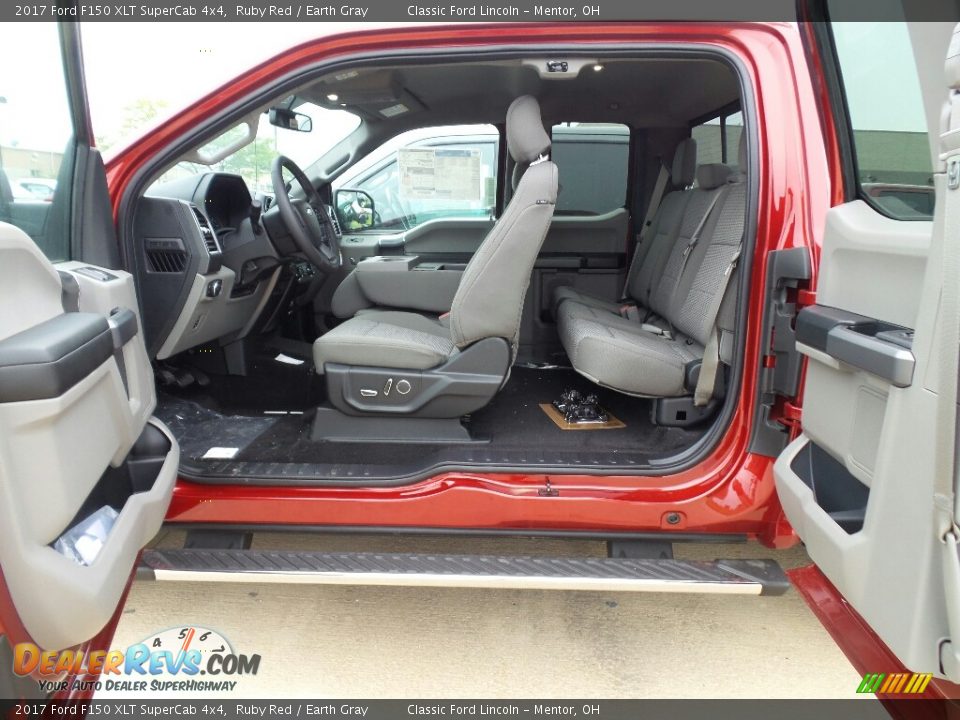 2017 Ford F150 XLT SuperCab 4x4 Ruby Red / Earth Gray Photo #5