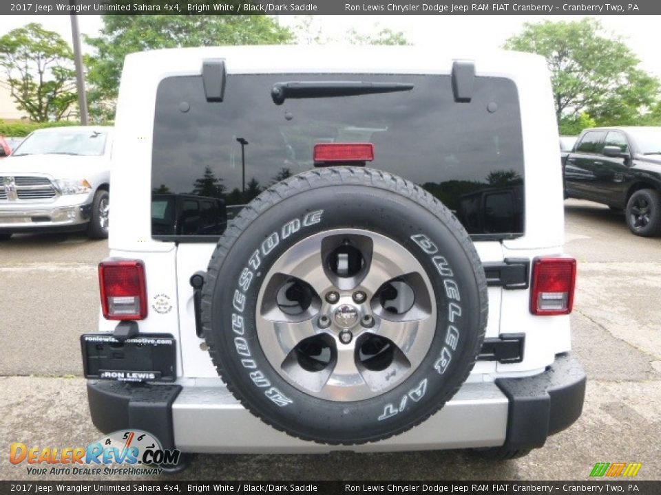 2017 Jeep Wrangler Unlimited Sahara 4x4 Bright White / Black/Dark Saddle Photo #4
