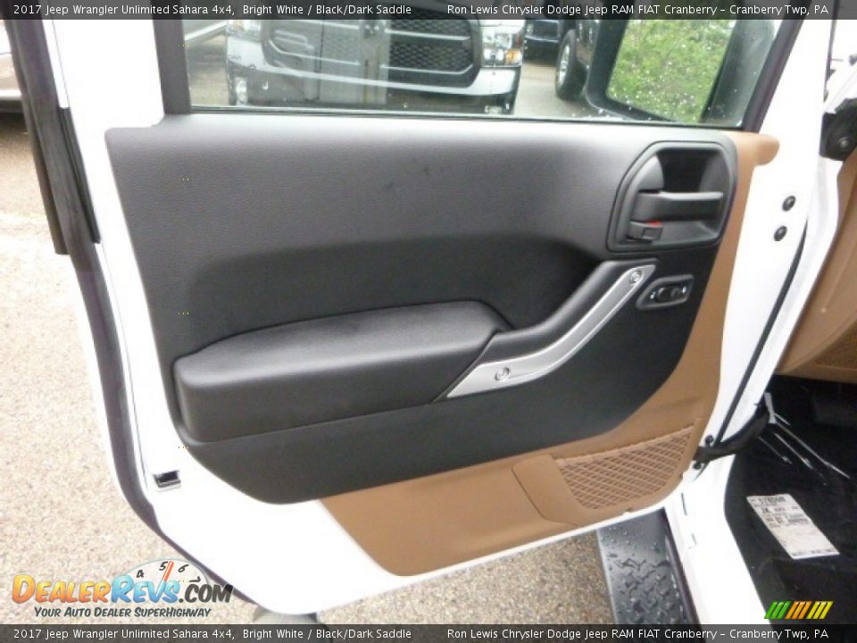 2017 Jeep Wrangler Unlimited Sahara 4x4 Bright White / Black/Dark Saddle Photo #12