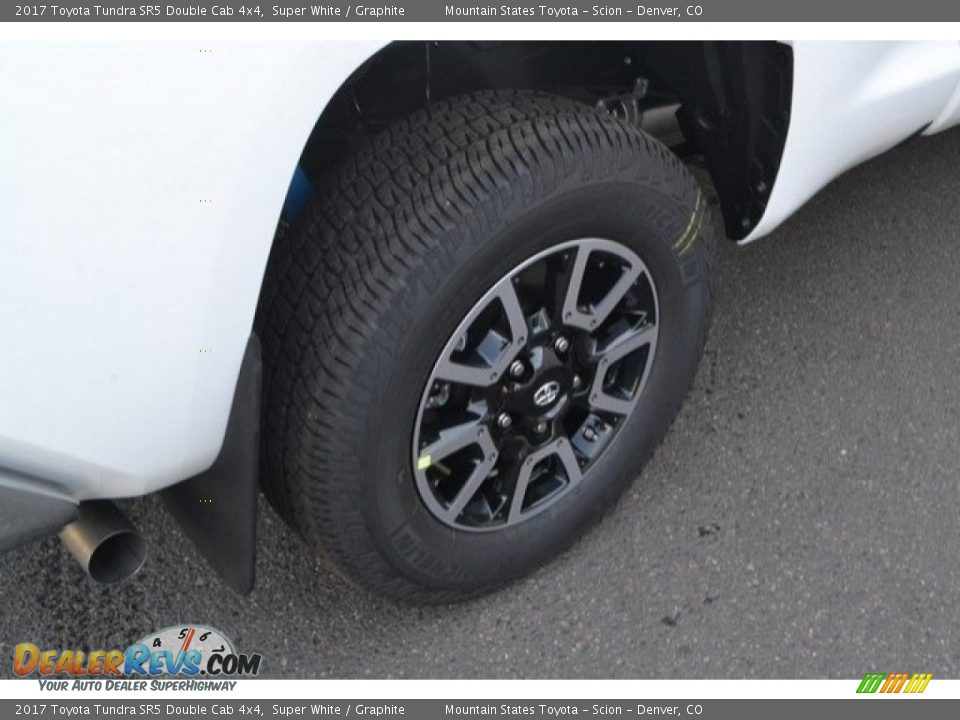 2017 Toyota Tundra SR5 Double Cab 4x4 Super White / Graphite Photo #9