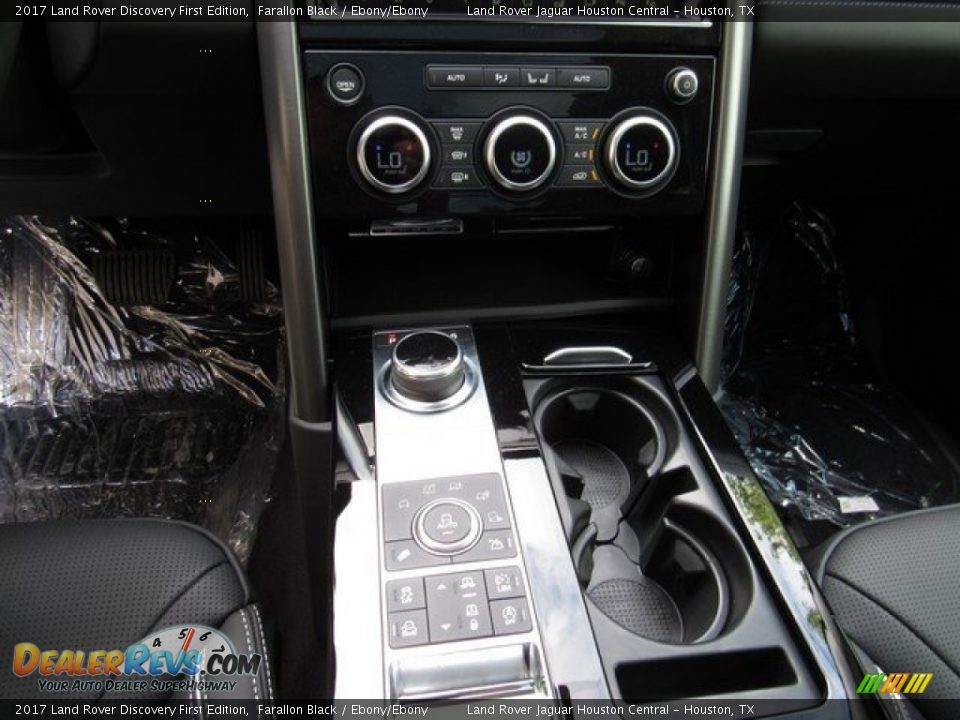 Controls of 2017 Land Rover Discovery First Edition Photo #19