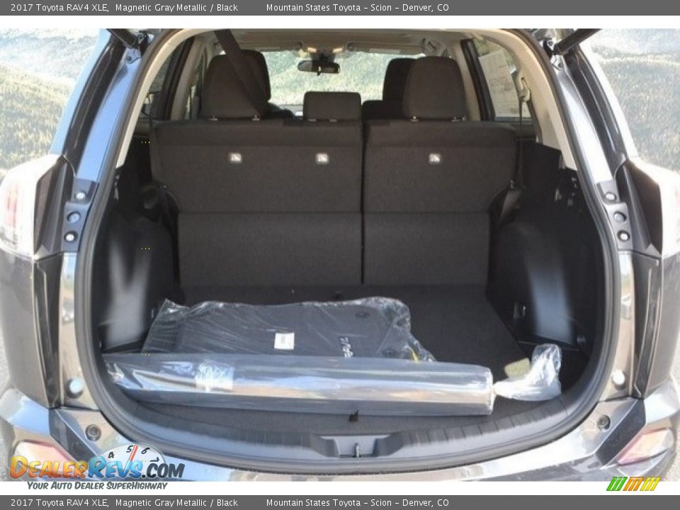 2017 Toyota RAV4 XLE Magnetic Gray Metallic / Black Photo #8