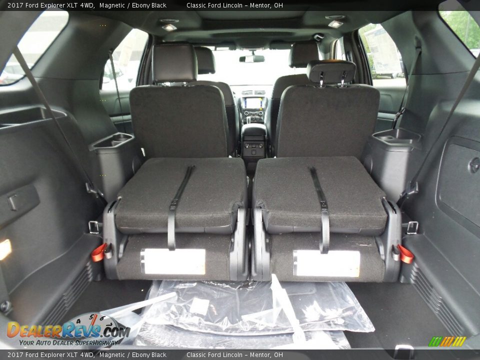 2017 Ford Explorer XLT 4WD Magnetic / Ebony Black Photo #5