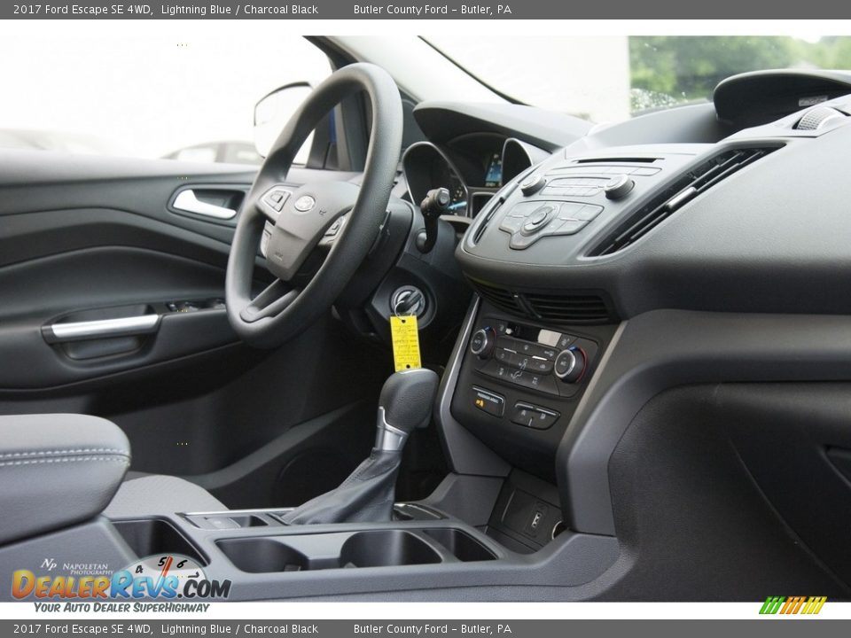2017 Ford Escape SE 4WD Lightning Blue / Charcoal Black Photo #9