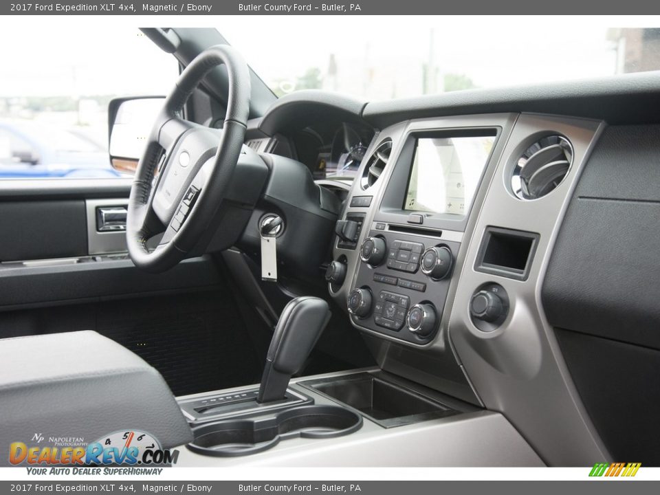 2017 Ford Expedition XLT 4x4 Magnetic / Ebony Photo #11