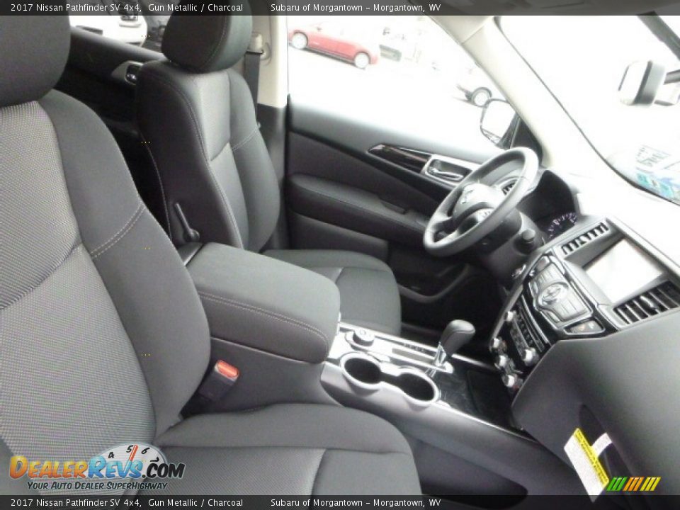 2017 Nissan Pathfinder SV 4x4 Gun Metallic / Charcoal Photo #4