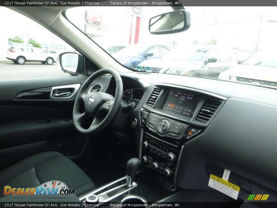 2017 Nissan Pathfinder SV 4x4 Gun Metallic / Charcoal Photo #5