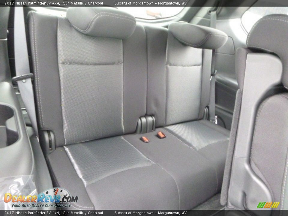 2017 Nissan Pathfinder SV 4x4 Gun Metallic / Charcoal Photo #7