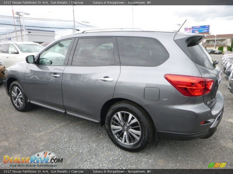 2017 Nissan Pathfinder SV 4x4 Gun Metallic / Charcoal Photo #10