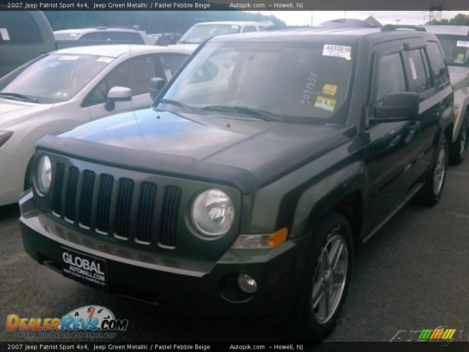 2007 Jeep Patriot Sport 4x4 Jeep Green Metallic / Pastel Pebble Beige Photo #1