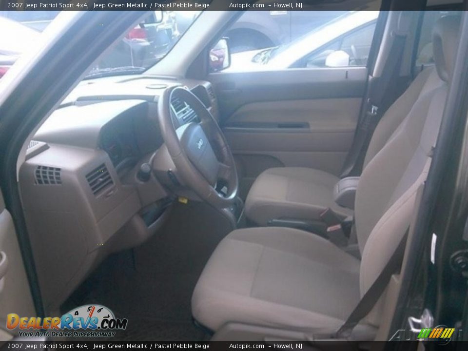 2007 Jeep Patriot Sport 4x4 Jeep Green Metallic / Pastel Pebble Beige Photo #3