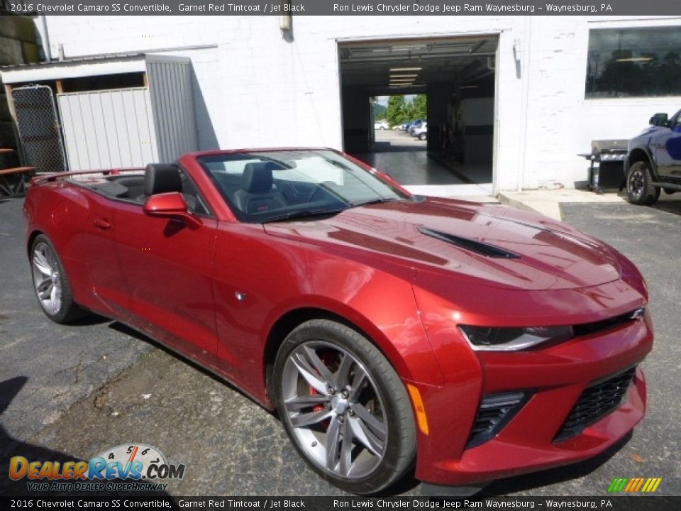 Front 3/4 View of 2016 Chevrolet Camaro SS Convertible Photo #6