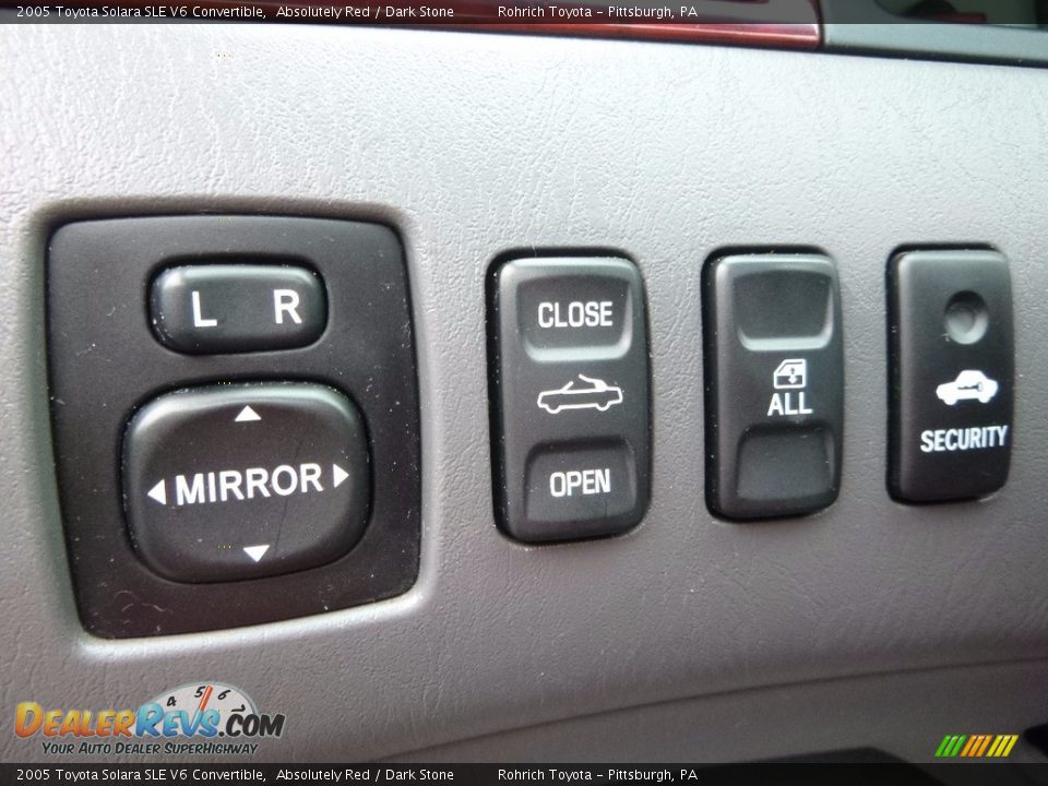 2005 Toyota Solara SLE V6 Convertible Absolutely Red / Dark Stone Photo #18