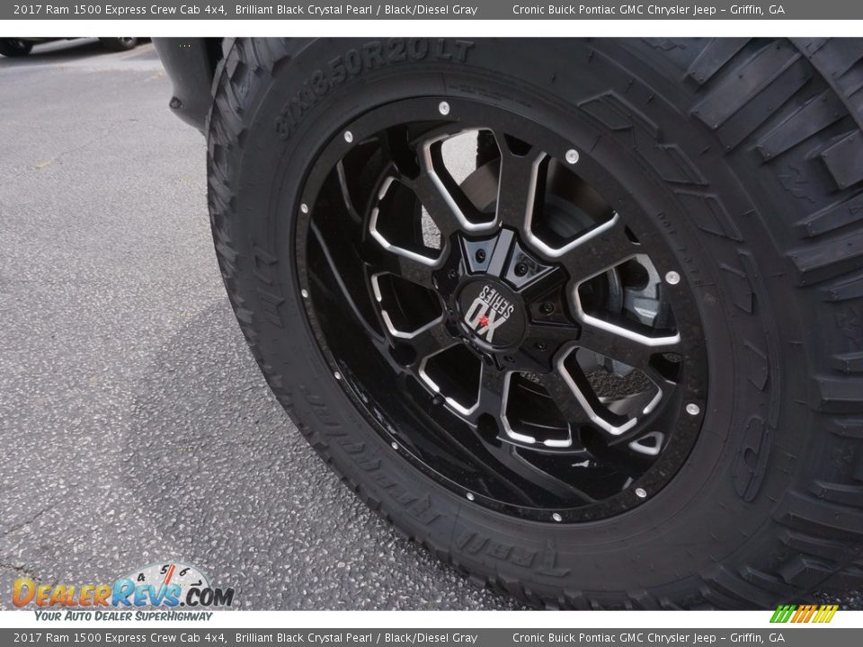 2017 Ram 1500 Express Crew Cab 4x4 Brilliant Black Crystal Pearl / Black/Diesel Gray Photo #11