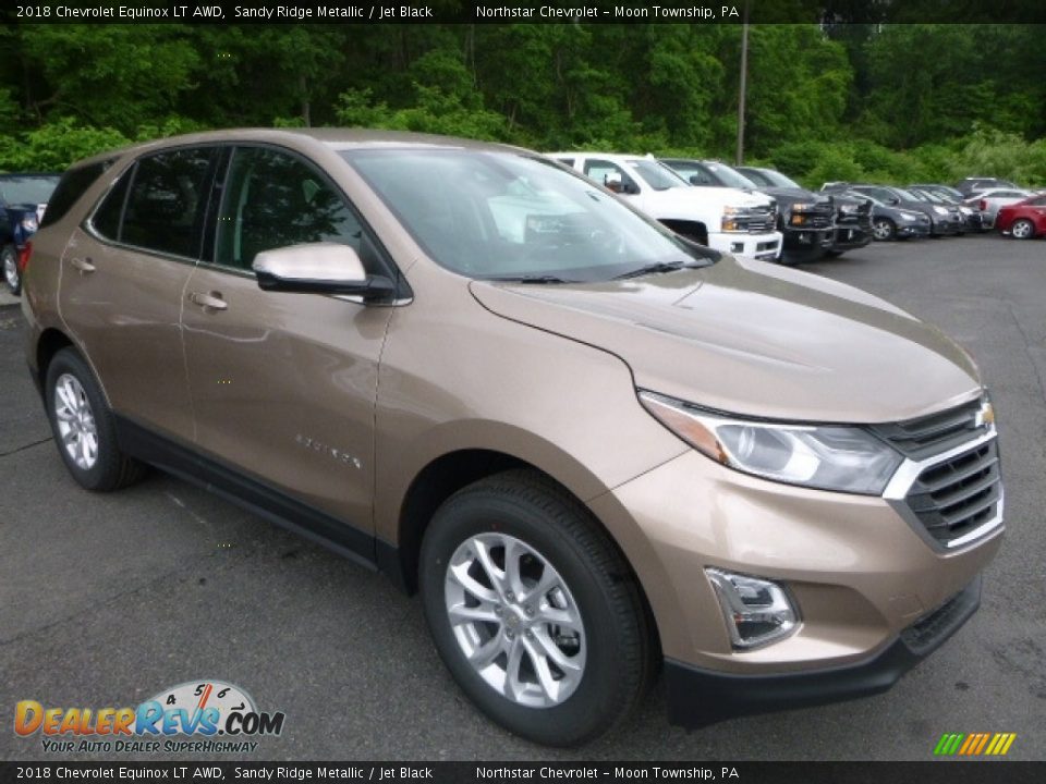 Front 3/4 View of 2018 Chevrolet Equinox LT AWD Photo #7