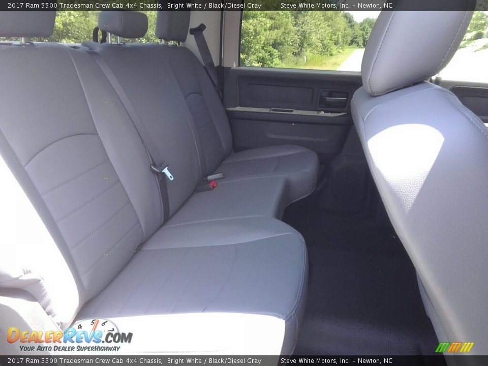 2017 Ram 5500 Tradesman Crew Cab 4x4 Chassis Bright White / Black/Diesel Gray Photo #25