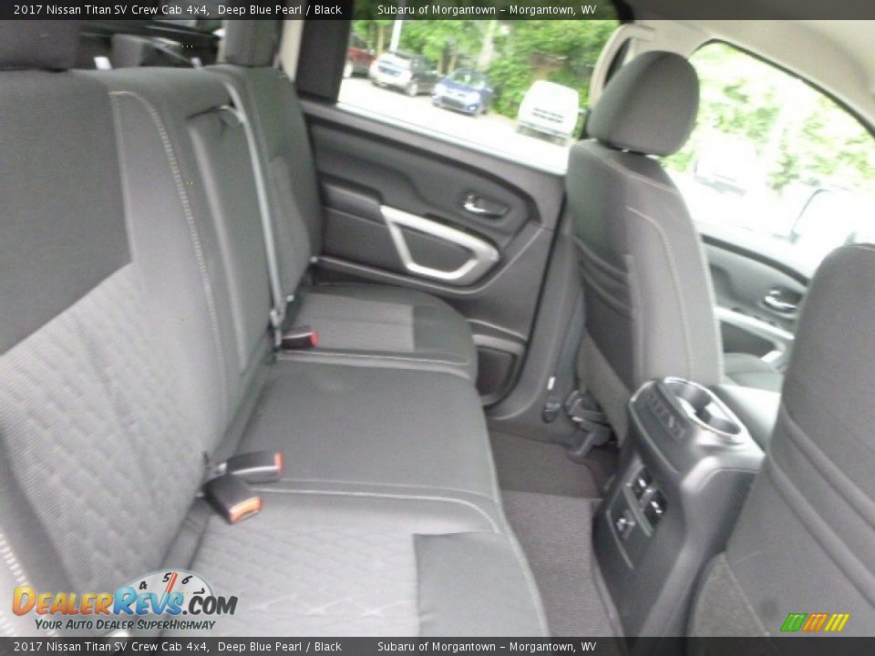 2017 Nissan Titan SV Crew Cab 4x4 Deep Blue Pearl / Black Photo #5