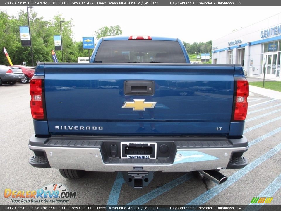 2017 Chevrolet Silverado 2500HD LT Crew Cab 4x4 Deep Ocean Blue Metallic / Jet Black Photo #5