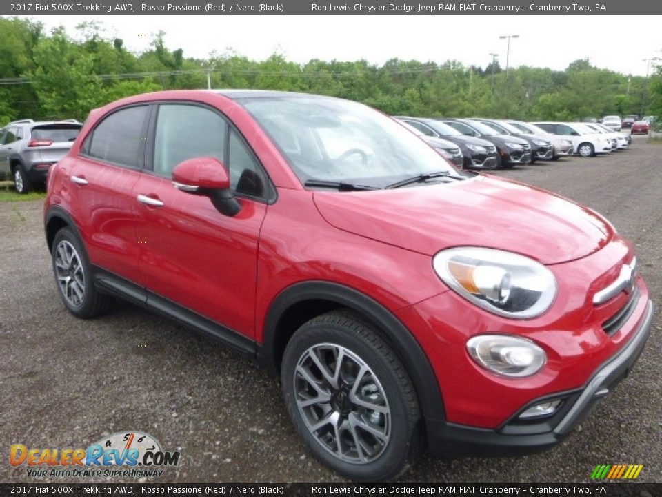 Front 3/4 View of 2017 Fiat 500X Trekking AWD Photo #7