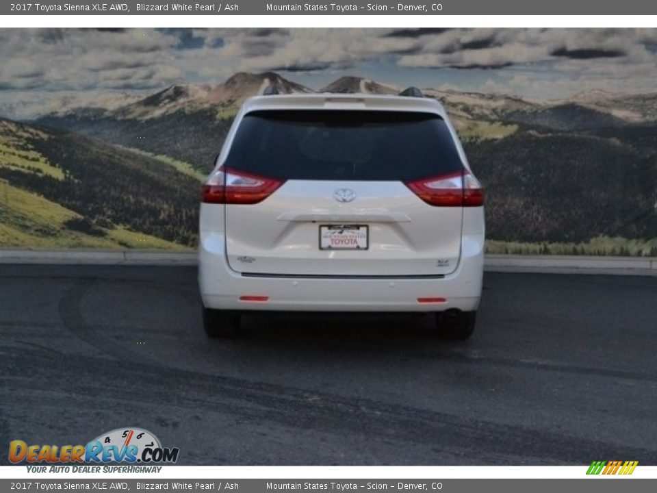 2017 Toyota Sienna XLE AWD Blizzard White Pearl / Ash Photo #4