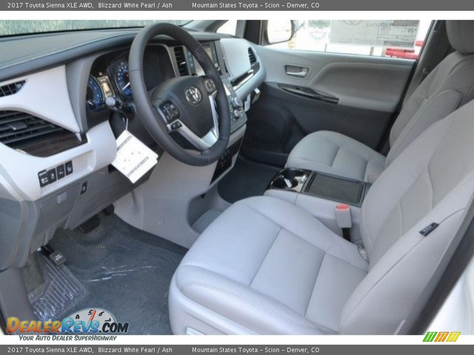 2017 Toyota Sienna XLE AWD Blizzard White Pearl / Ash Photo #5