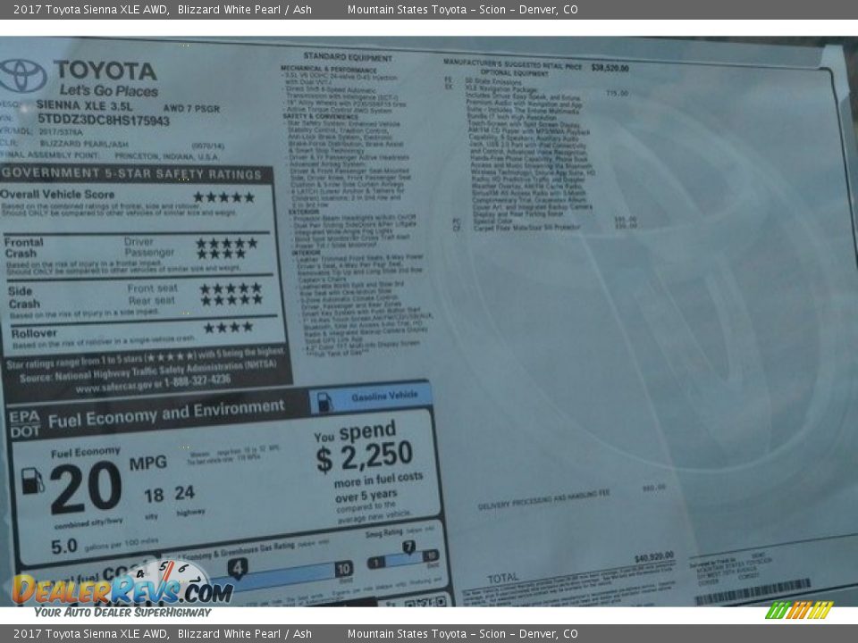 2017 Toyota Sienna XLE AWD Blizzard White Pearl / Ash Photo #11