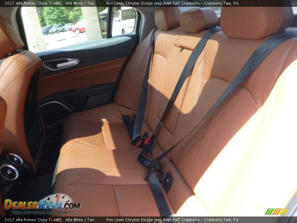2017 Alfa Romeo Giulia Ti AWD Alfa White / Tan Photo #17