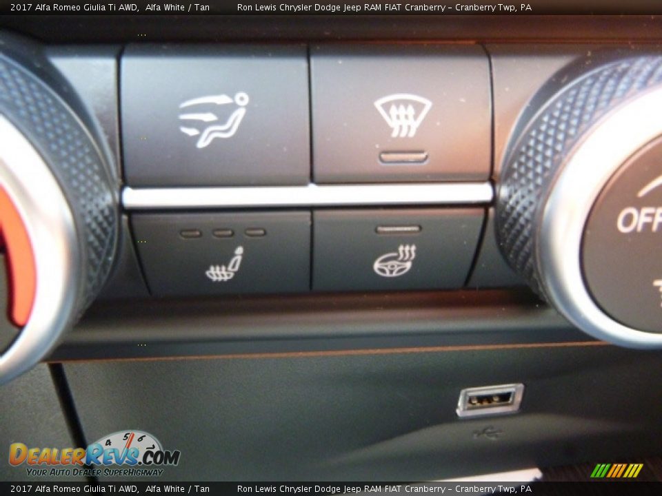 2017 Alfa Romeo Giulia Ti AWD Alfa White / Tan Photo #28