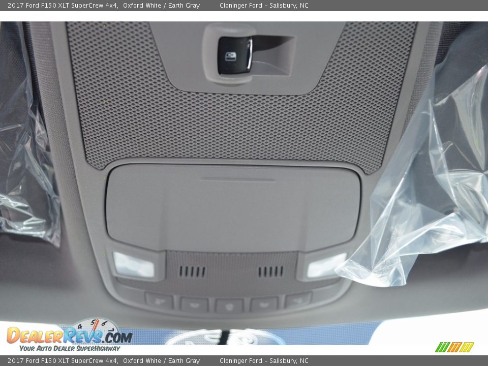 2017 Ford F150 XLT SuperCrew 4x4 Oxford White / Earth Gray Photo #19