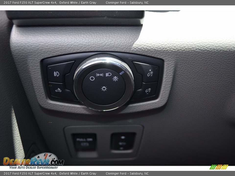 2017 Ford F150 XLT SuperCrew 4x4 Oxford White / Earth Gray Photo #21