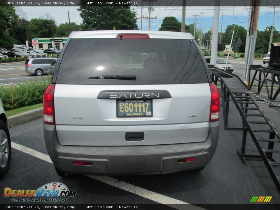 2004 Saturn VUE V6 Silver Nickel / Gray Photo #5
