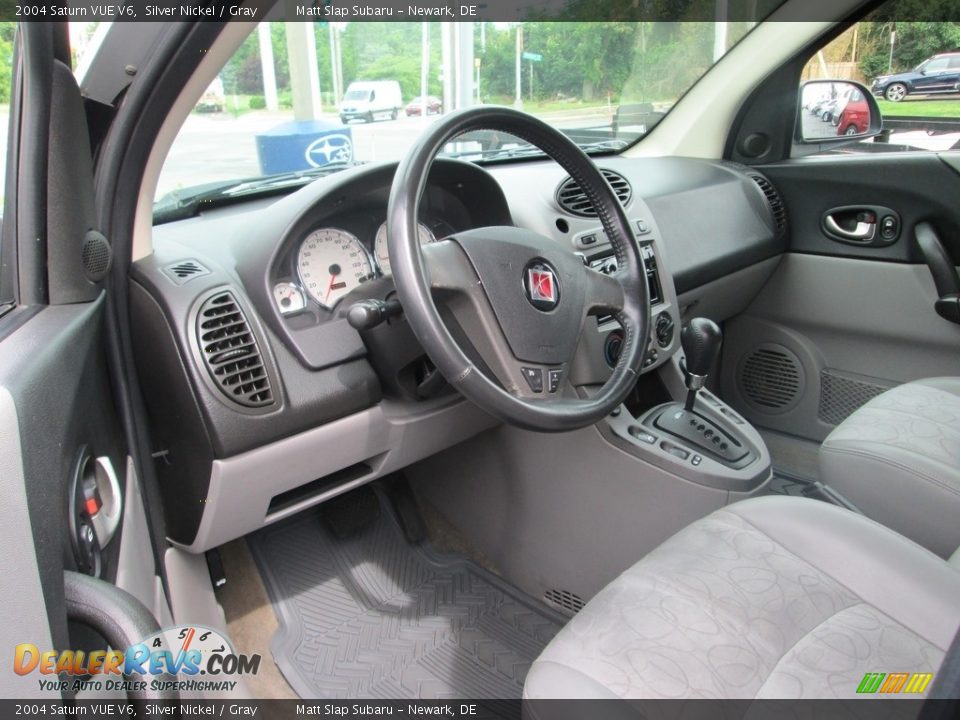 2004 Saturn VUE V6 Silver Nickel / Gray Photo #7