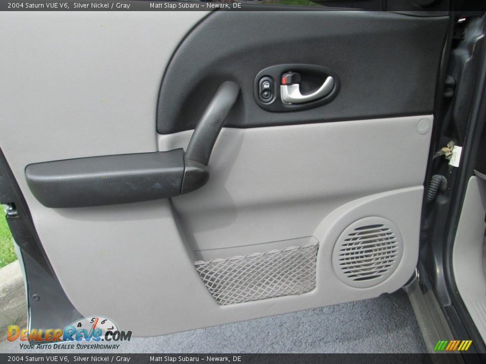 2004 Saturn VUE V6 Silver Nickel / Gray Photo #9