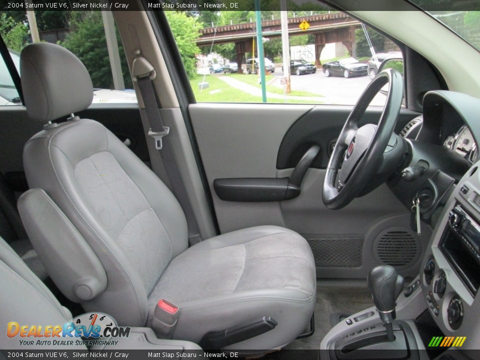 2004 Saturn VUE V6 Silver Nickel / Gray Photo #11