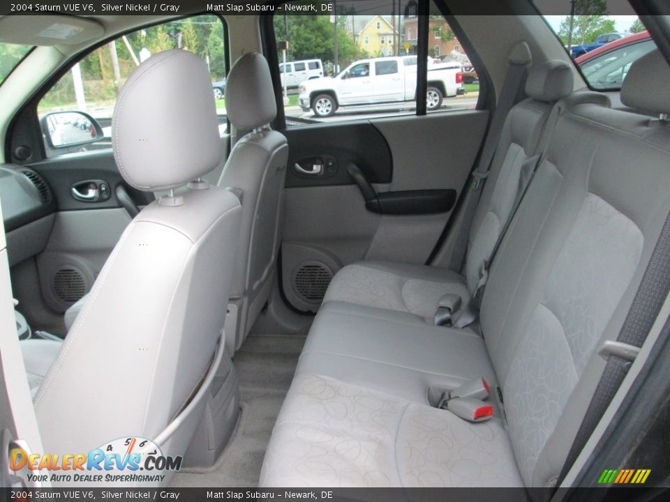 2004 Saturn VUE V6 Silver Nickel / Gray Photo #15