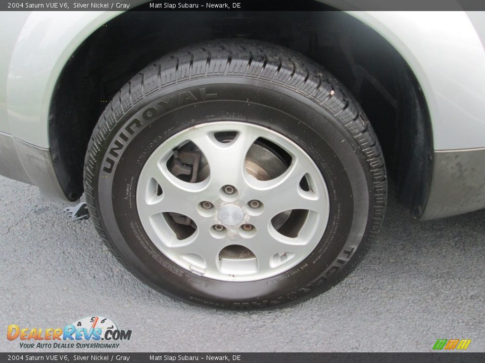 2004 Saturn VUE V6 Silver Nickel / Gray Photo #16