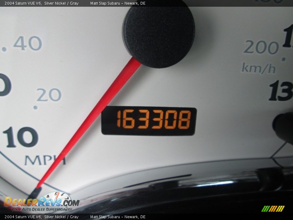 2004 Saturn VUE V6 Silver Nickel / Gray Photo #21
