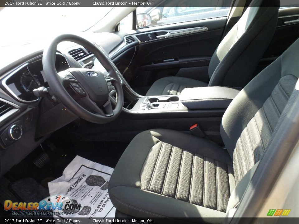 2017 Ford Fusion SE White Gold / Ebony Photo #2