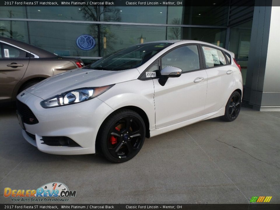Front 3/4 View of 2017 Ford Fiesta ST Hatchback Photo #1