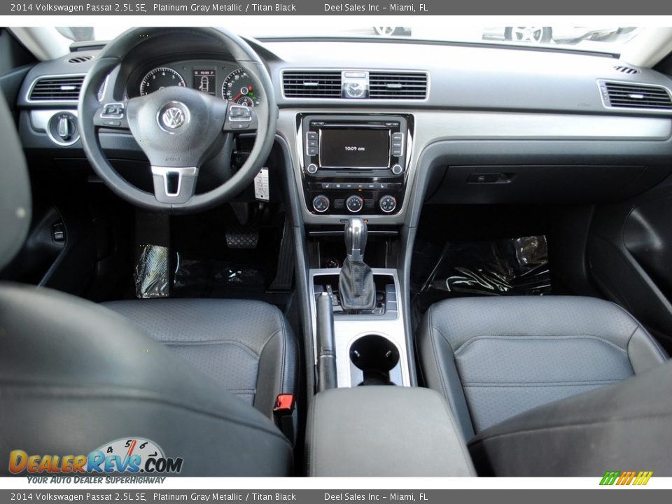 2014 Volkswagen Passat 2.5L SE Platinum Gray Metallic / Titan Black Photo #10