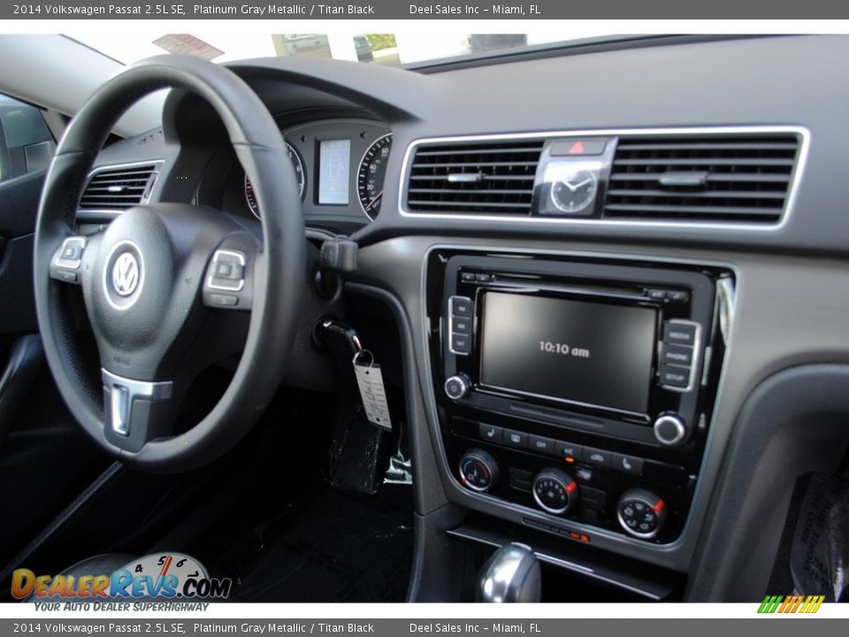 2014 Volkswagen Passat 2.5L SE Platinum Gray Metallic / Titan Black Photo #18