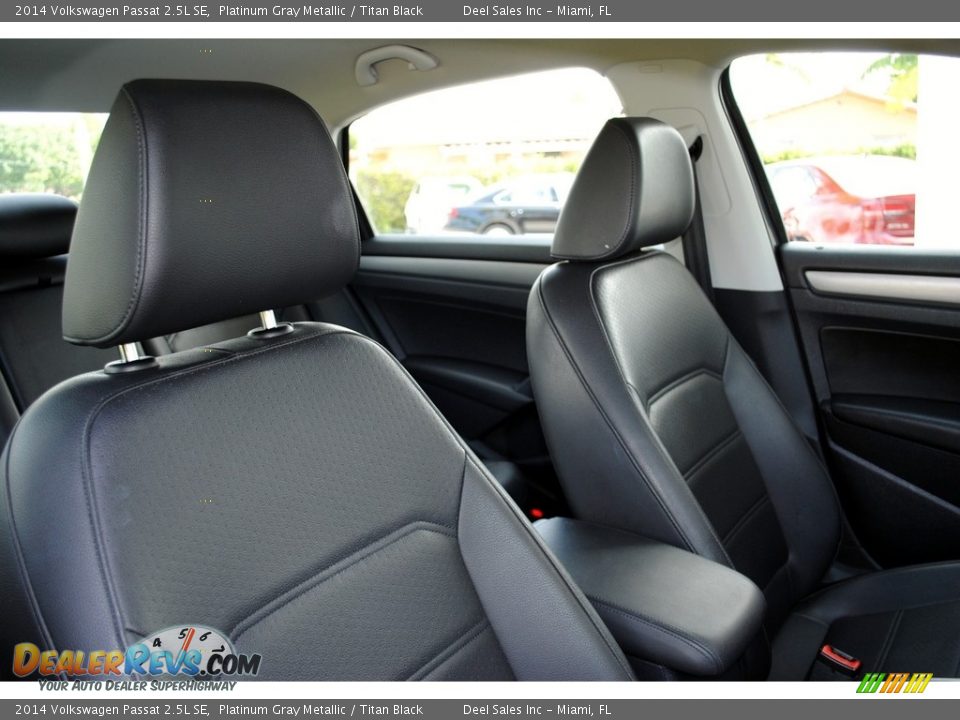 2014 Volkswagen Passat 2.5L SE Platinum Gray Metallic / Titan Black Photo #19