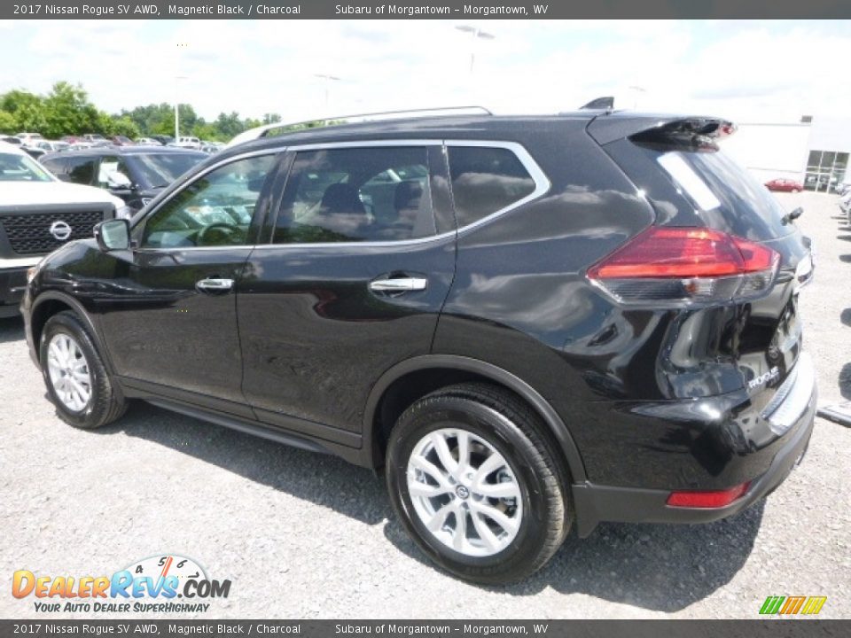2017 Nissan Rogue SV AWD Magnetic Black / Charcoal Photo #10