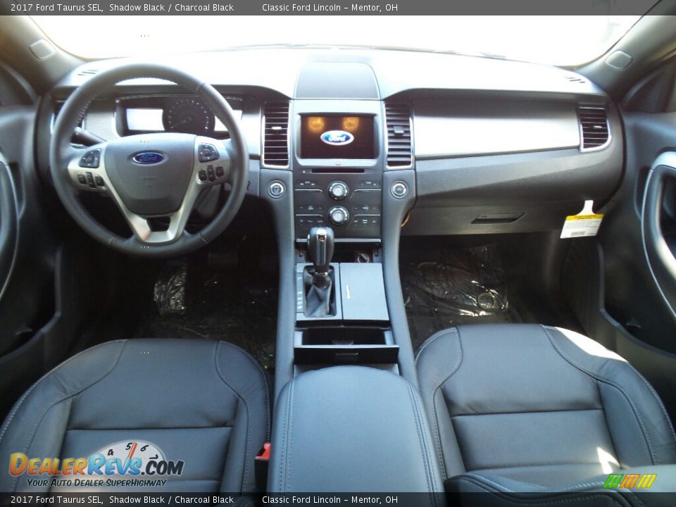 Charcoal Black Interior - 2017 Ford Taurus SEL Photo #4