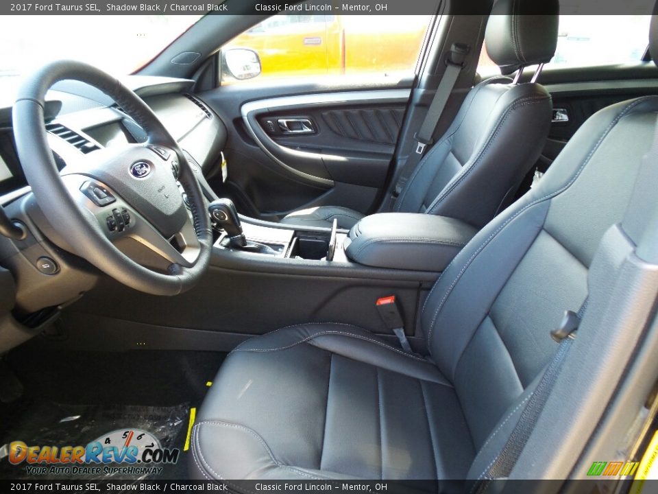 Front Seat of 2017 Ford Taurus SEL Photo #5